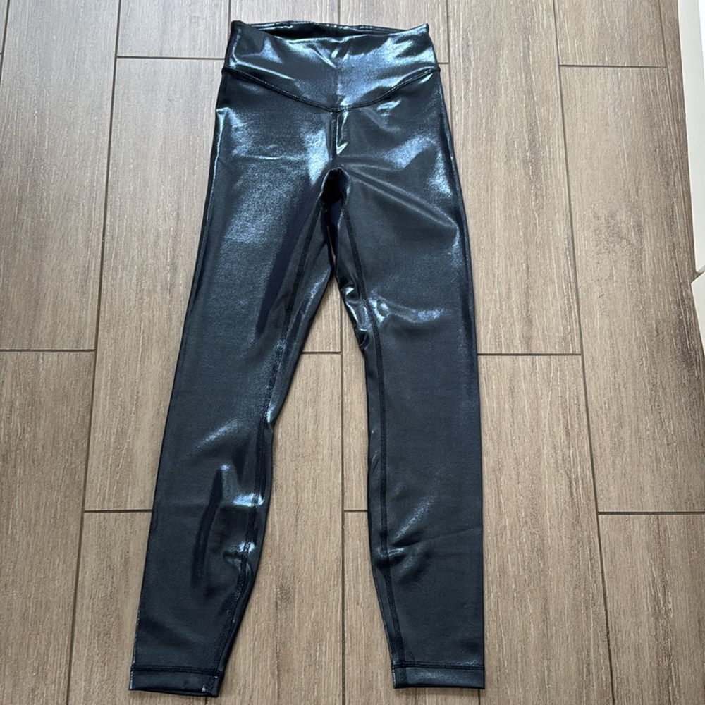 NWOT Lululemon Metallic Blue wunder compression Leggings size 4 manarey skin